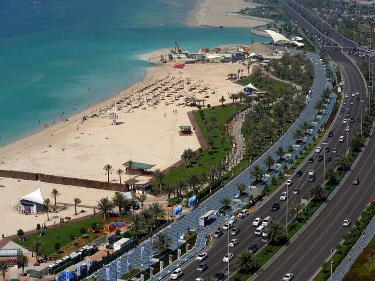 abu-dhabi-corniche-road